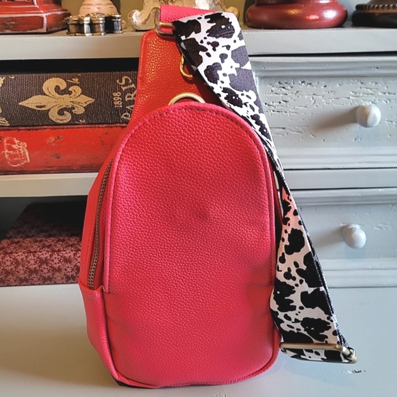 HOT PINK GUITAR STRAP SLING BAG - Picture 10 of 12